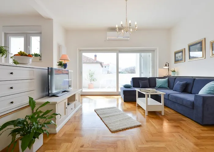 Spacious Chic Residence