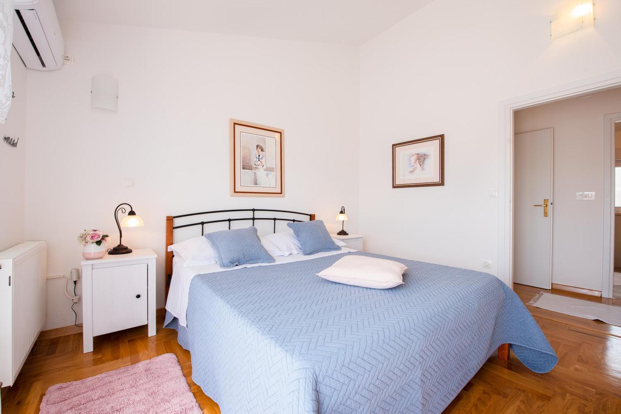 Spacious Chic Apartment *